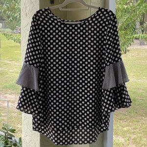 💖EST 1946 black/white polka dot blouse with ruffle sleeves